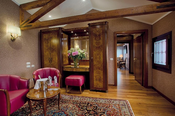 Hotel Santa Chiara image 2